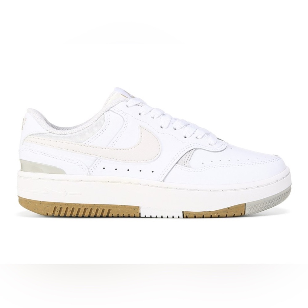 NIKE Women's Gamma Force Court Sneaker